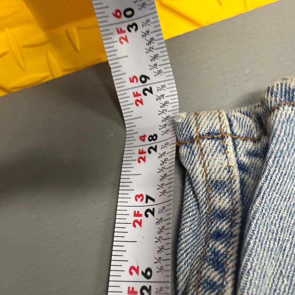 Vintage Levis 550 Relaxed Fit Light Wash Blue Denim Jeans Mens 39x28.5 - Picture 6 of 7